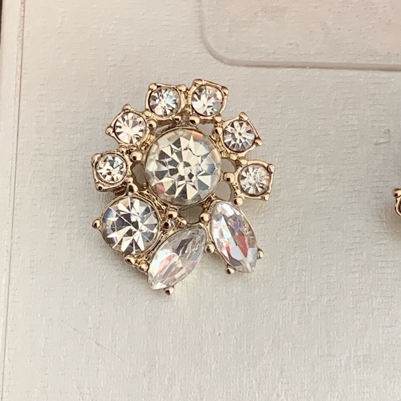 MARCHESA Crystal Cluster Earrings NWT! LAST ONE! - Picture 2 of 8